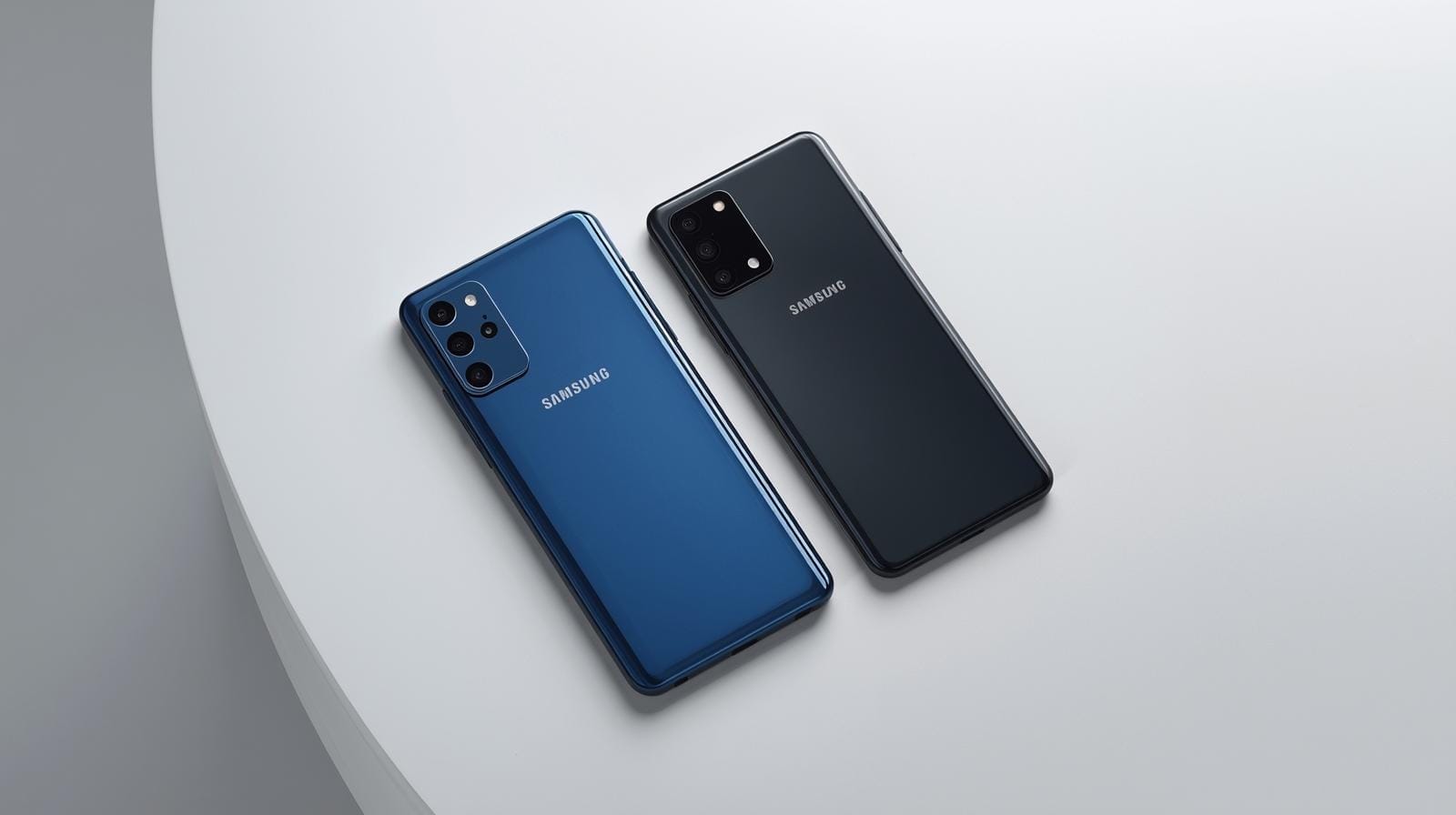 Samsung s26 e Samsung s25 lado a lado