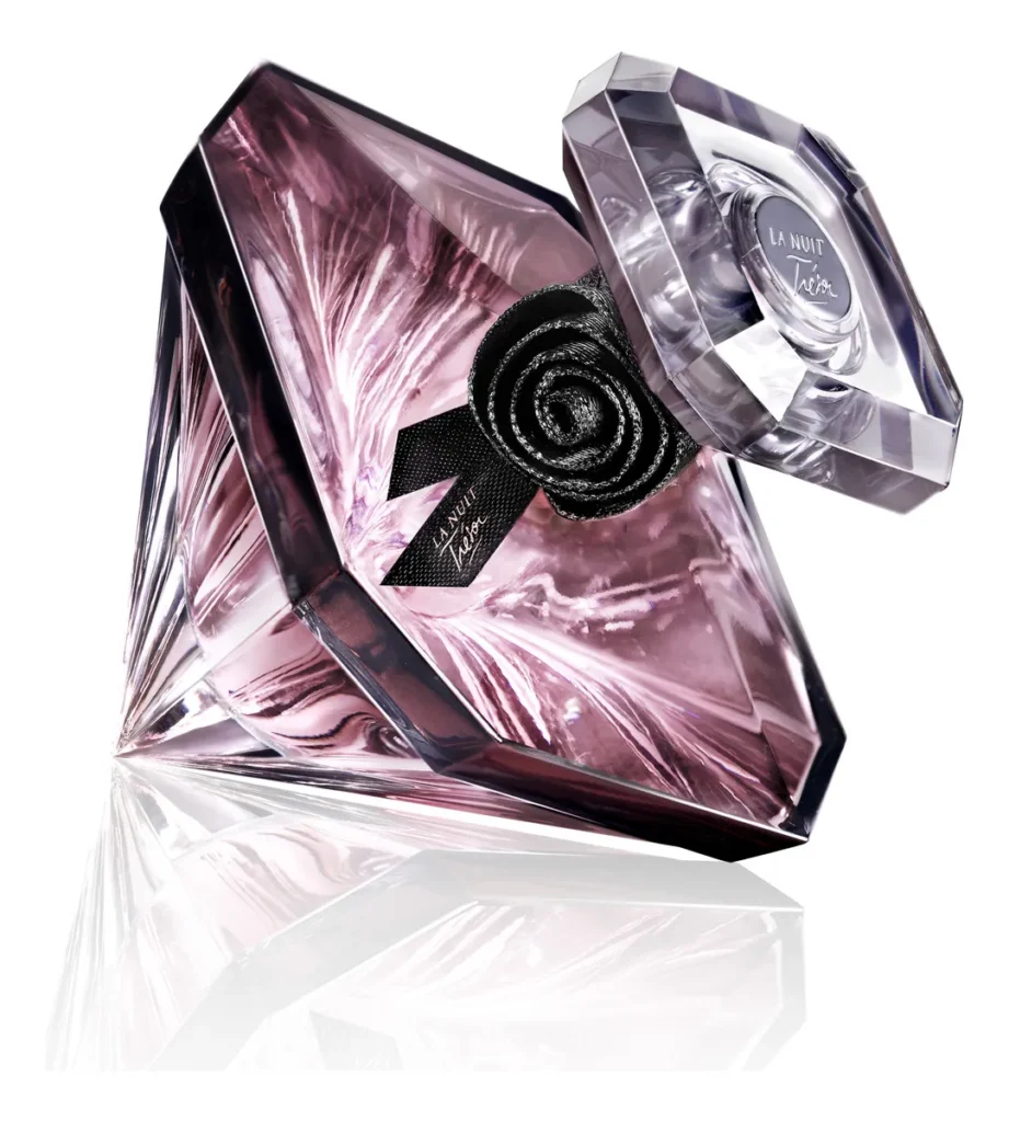 Perfume Feminino Eau de Parfum Fragrância Floral Oriental com Notas de Rosa Negra, Orquídea, Baunilha e Patchouli La Nuit Trésor Lancôme Frasco com 50ml